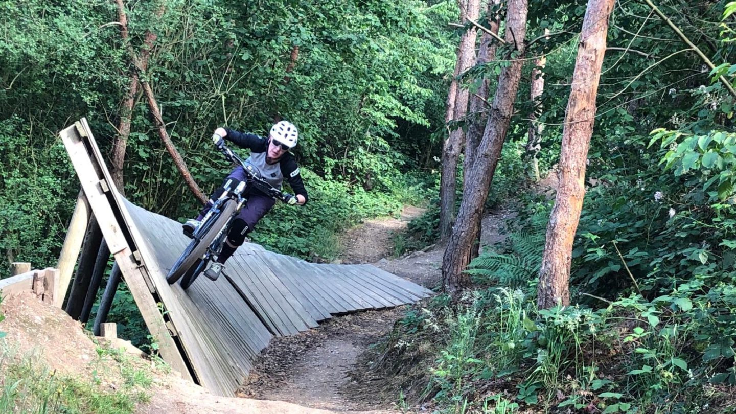 Downhill skills oefenen in Bikepark De Wijchense Berg